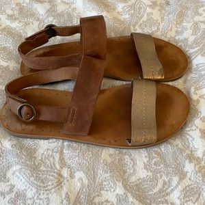 Frye Ally 2 Band Sling Sandals in Brown and Bronze size 7. Genuine leather.